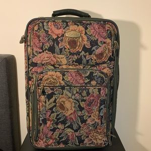 Ricardo Carry-On Luggage w/ Wheels